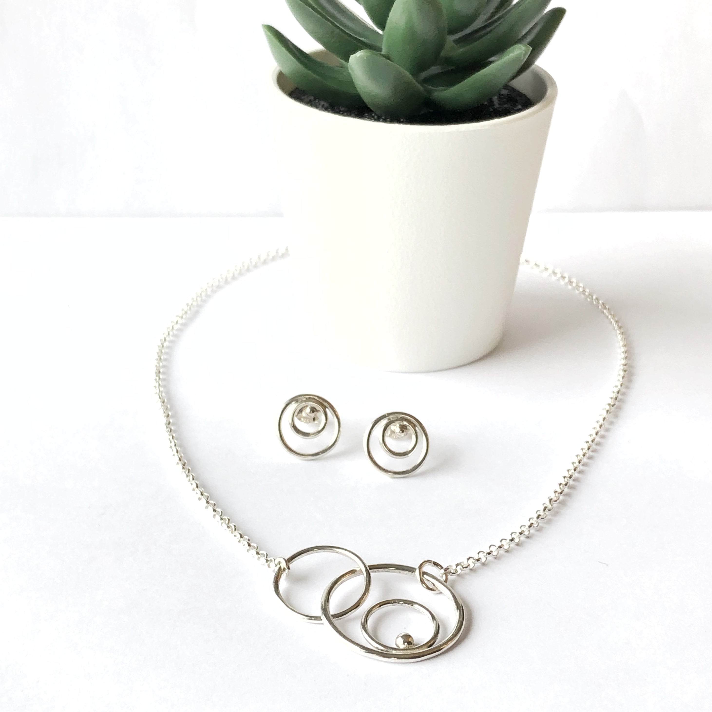 Sterling Silver Two Linked Rings Infinity Circle Necklace – Purple Wyvern  Jewels
