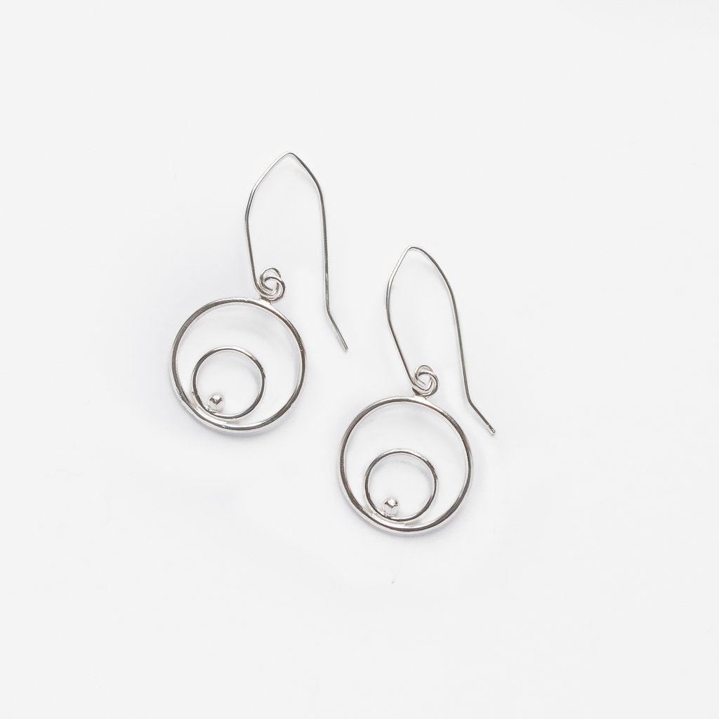 Silver circles dangle earrings
